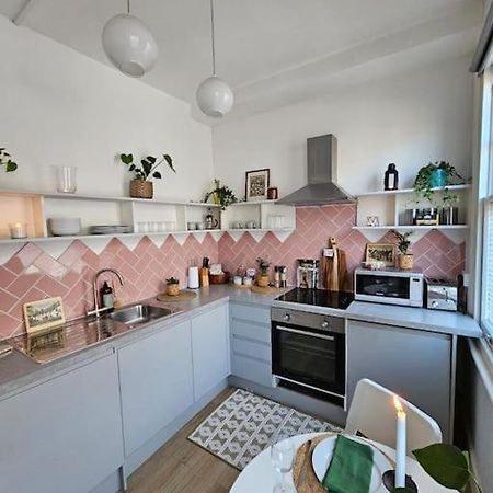 לונדון Beautiful And Spacious Flat מראה חיצוני תמונה