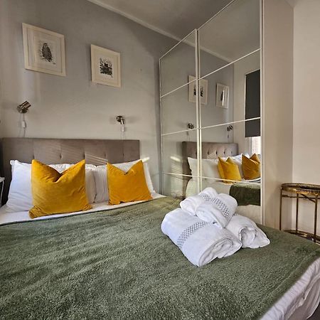 לונדון Beautiful And Spacious Flat מראה חיצוני תמונה