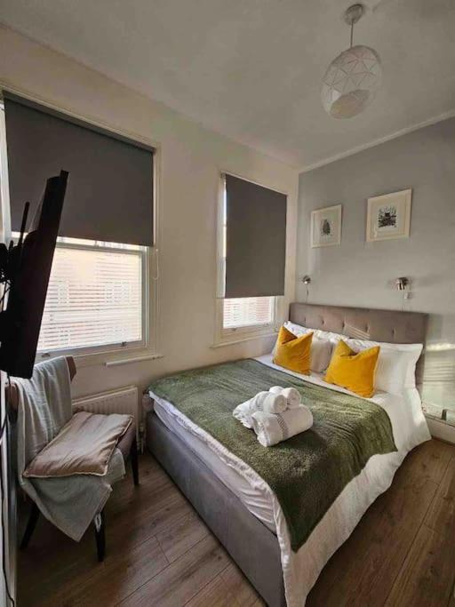 לונדון Beautiful And Spacious Flat מראה חיצוני תמונה