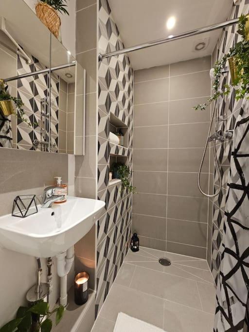 לונדון Beautiful And Spacious Flat מראה חיצוני תמונה