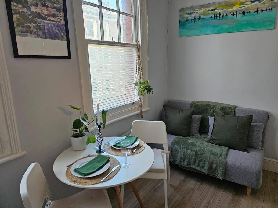 לונדון Beautiful And Spacious Flat מראה חיצוני תמונה