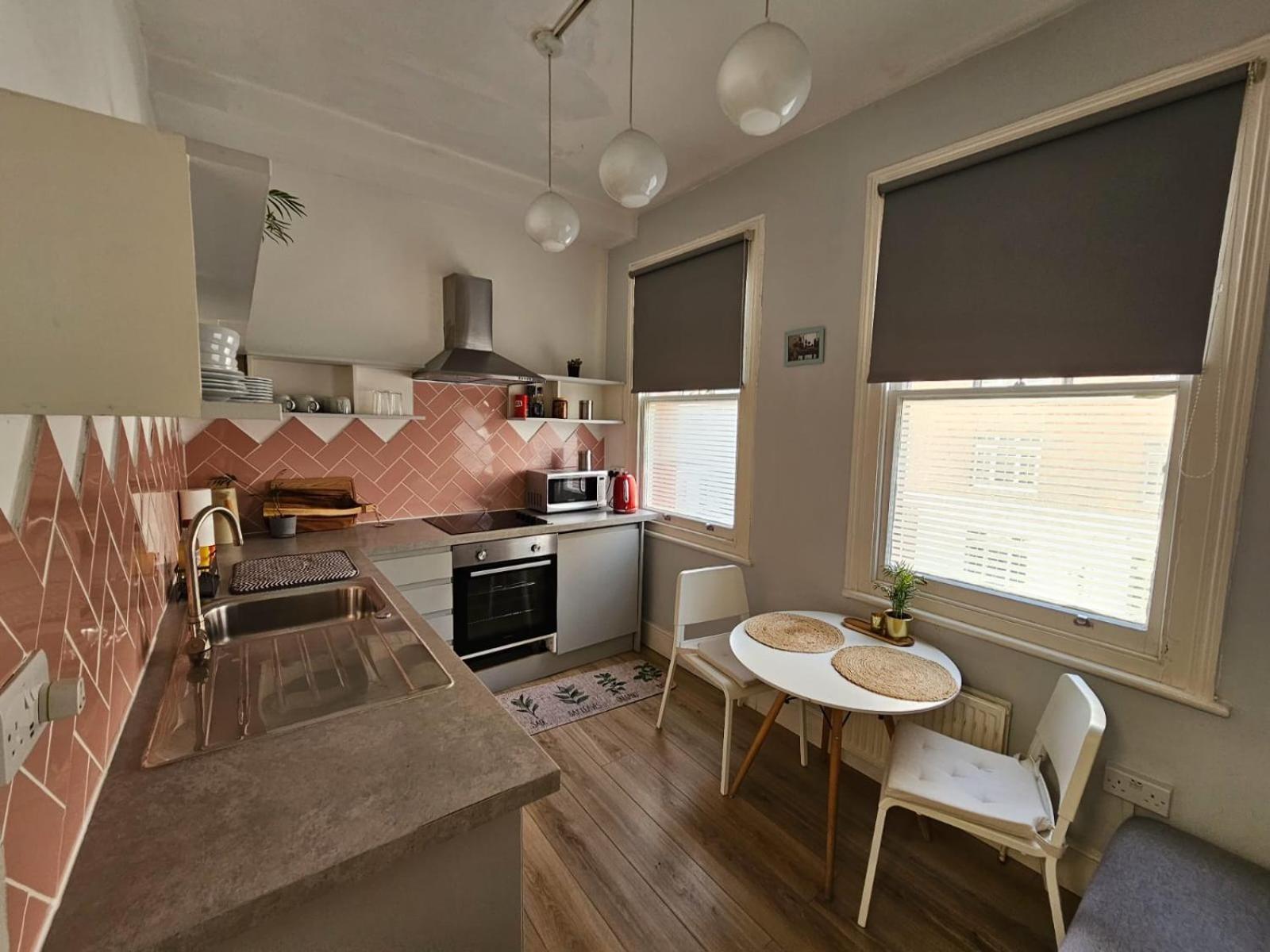 לונדון Beautiful And Spacious Flat מראה חיצוני תמונה